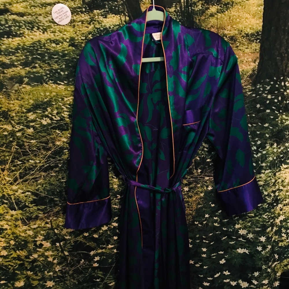 🧚🏼‍♀️VINTAGE Victoria’s Secret robe🧚🏼‍♀️
